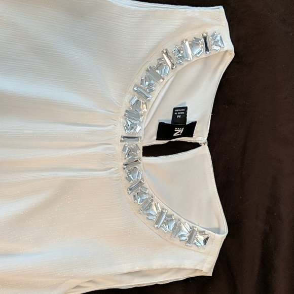 NWOT IZ Byer White Bandeau top - Picture 2 of 3